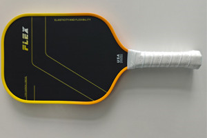Pickleball匹克球拍 高品質碳纖維熱壓一體成型匹克拍競賽拍 專業(yè)比賽用碳纖匹克球拍 Pickleball匹克球拍 高品質碳纖維熱壓一體成型匹克拍競賽拍 專業(yè)比賽用碳纖匹克球拍