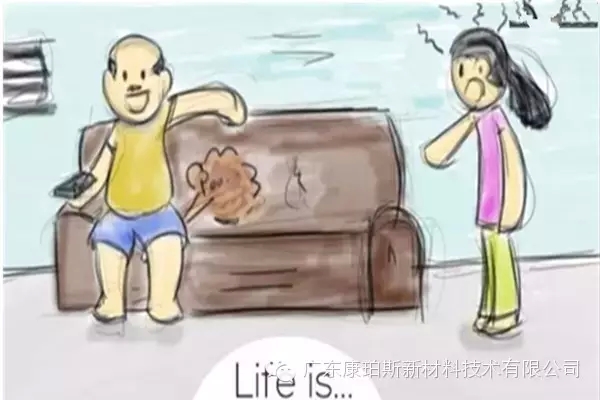 人生就是。。。 妻子已經(jīng)發(fā)火，你卻肆無忌憚地放屁“排毒氣”
